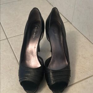 Nine West Black Heels with Peep-Toe Design and Medium Heel